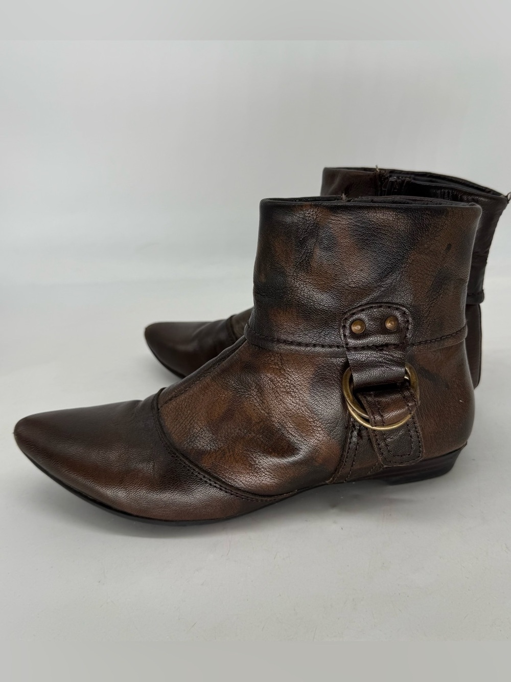 Diba Brown Leather Metal Buckle Side Ankle Boot Size 9 Pointed Toe Western Boho - Picture 2 of 15